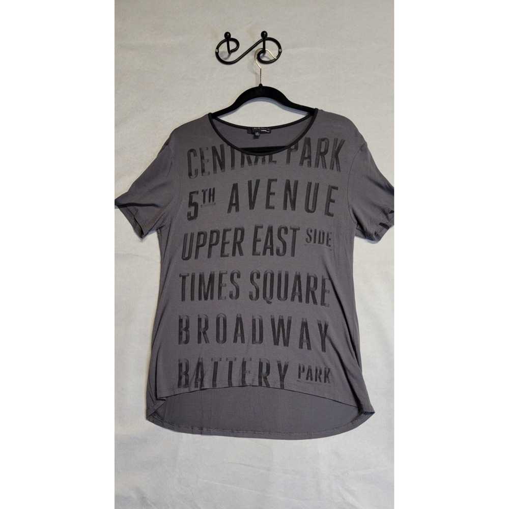 ELIE TAHARI For DesigNation T-Shirt Size Medium NYC Text Tee Urban Work Casual